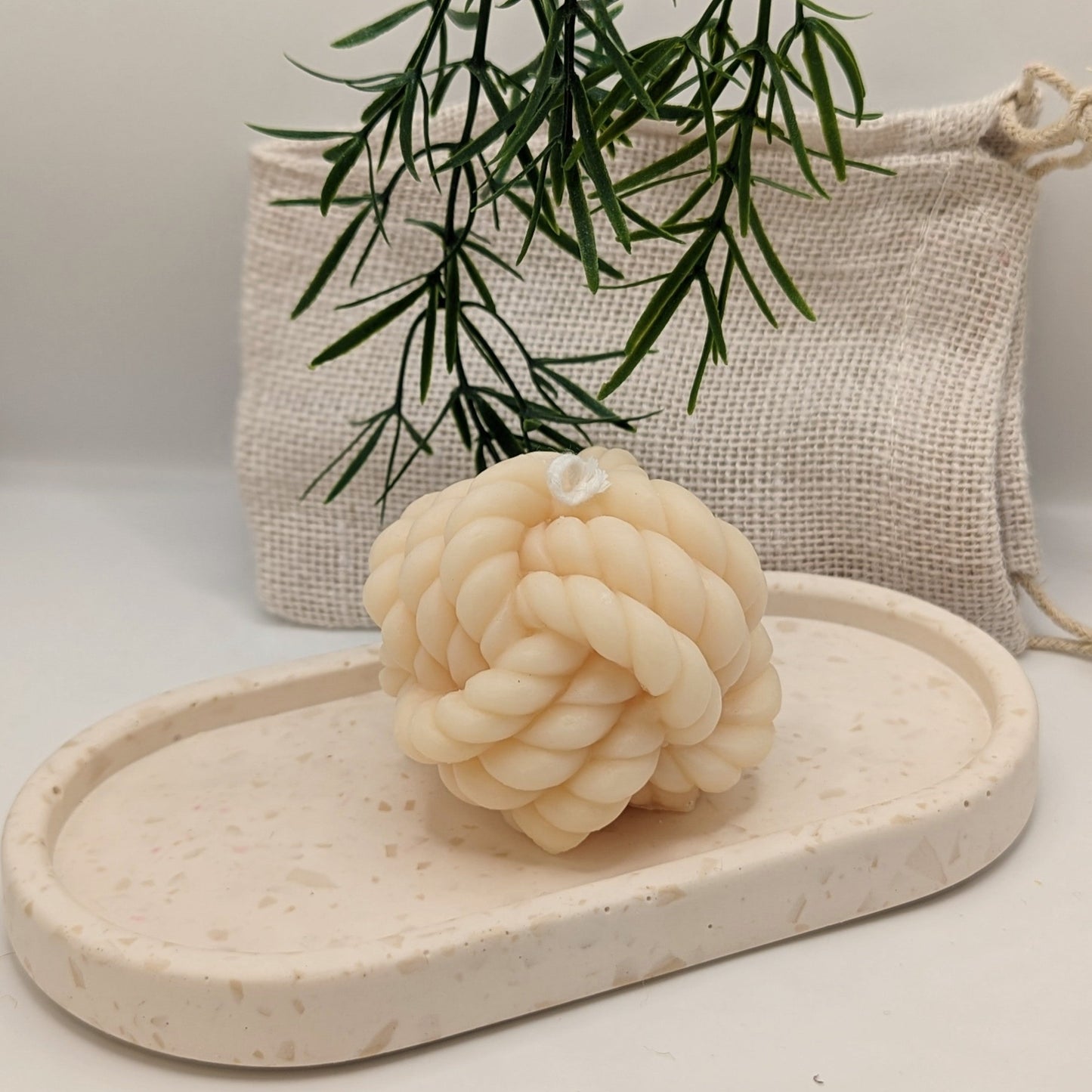 KNOT CANDLE